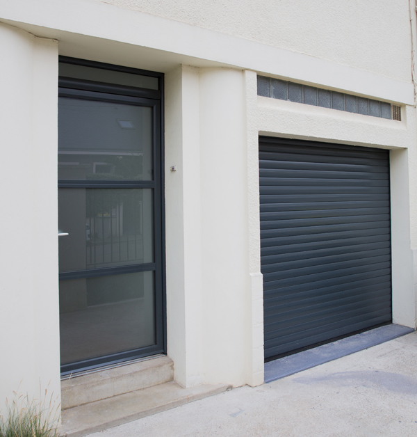 changement de la porte d'entrée et de la porte du garage